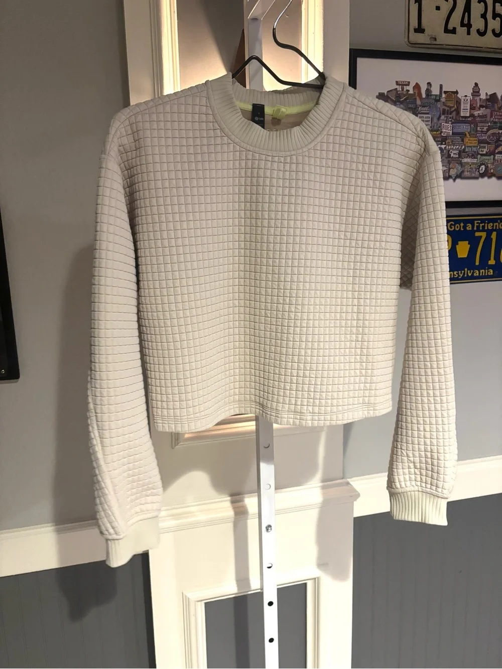 Lululemon LAB Textured Grid Cropped Pullover. DESIGNED FOR ON THE MOVE Size 6